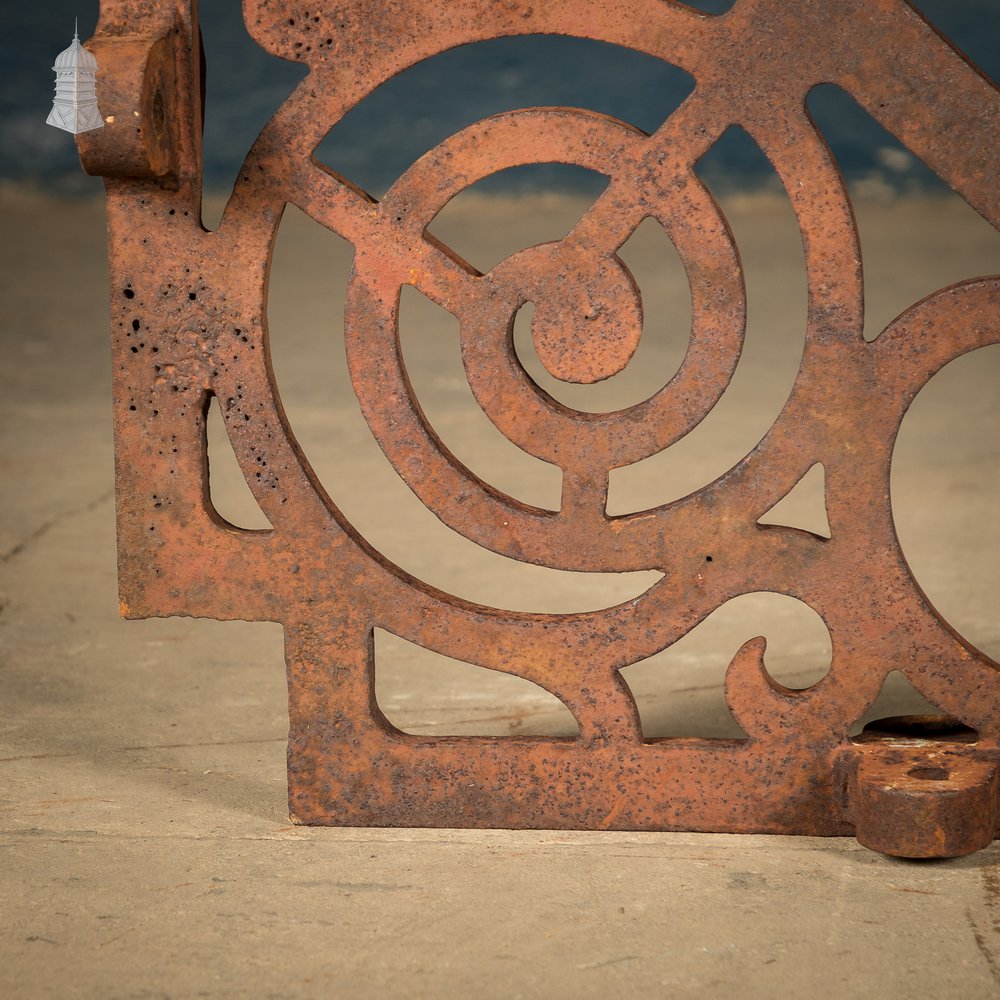 Cast Iron Lrackets,  Victorian 90-degree
