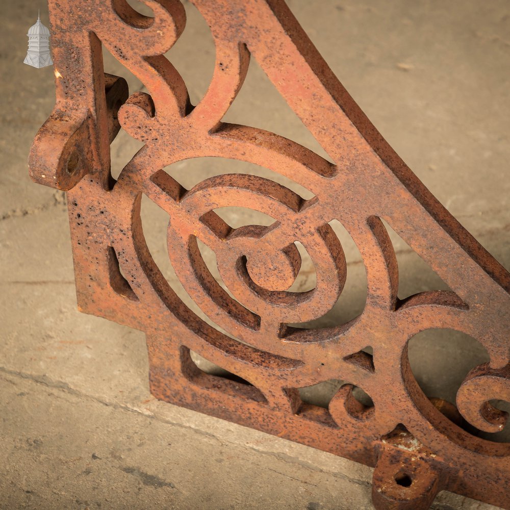 Cast Iron Lrackets,  Victorian 90-degree