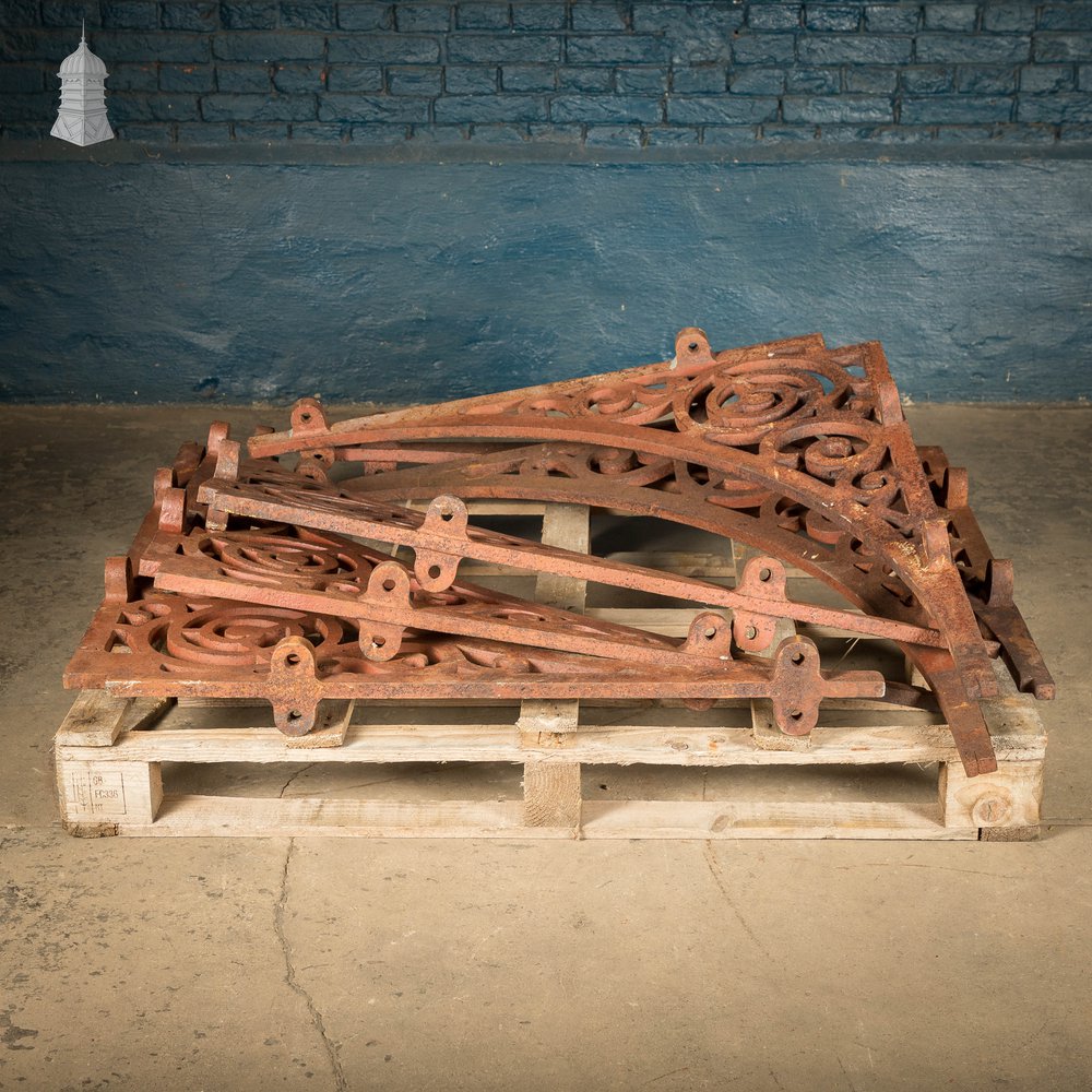 Cast Iron Lrackets,  Victorian 90-degree