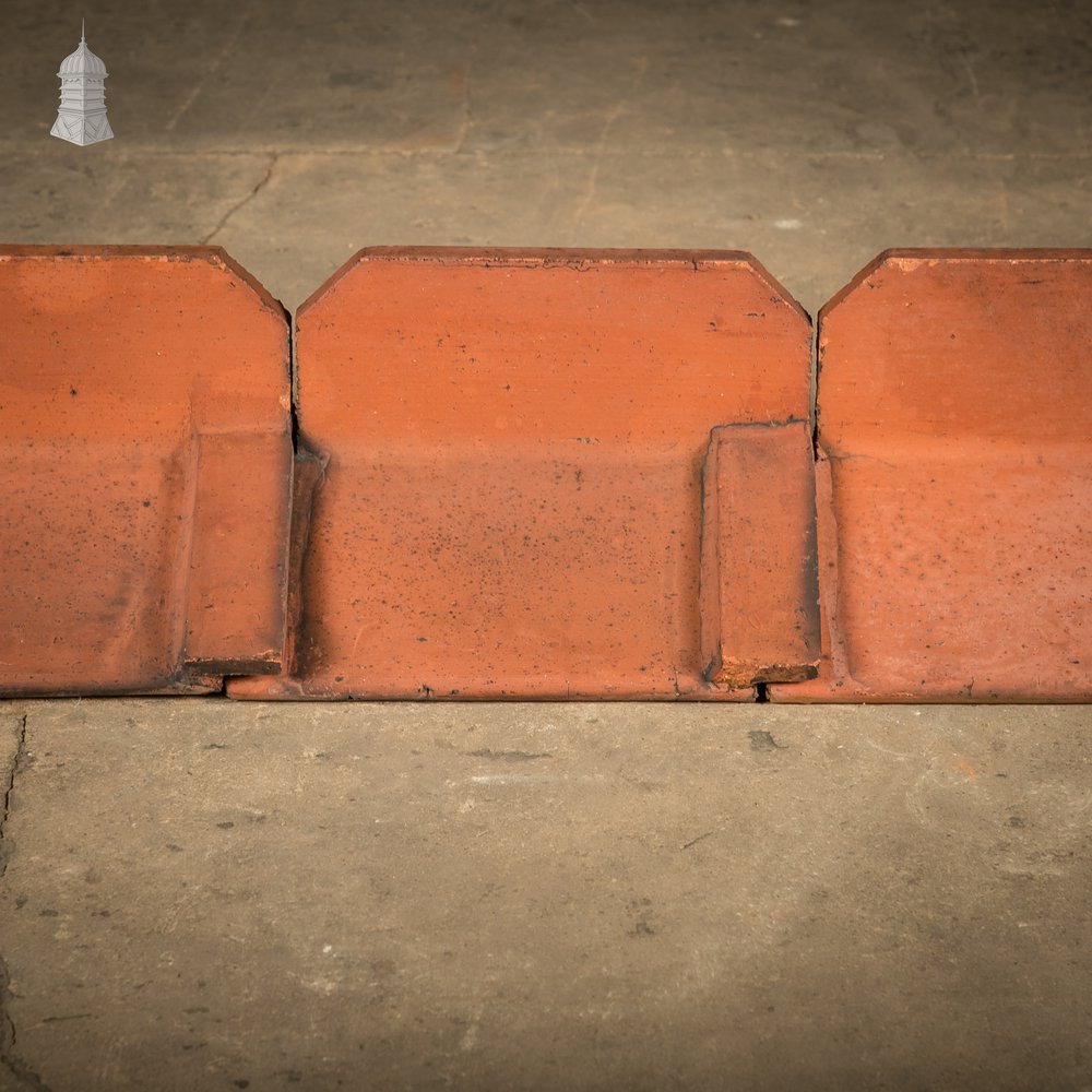 Plain Crested Interlocking Terracotta Ridge Tiles