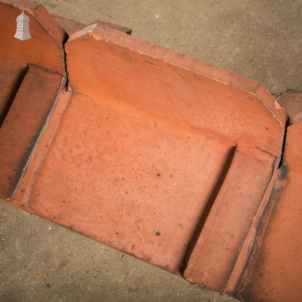 Plain Crested Interlocking Terracotta Ridge Tiles