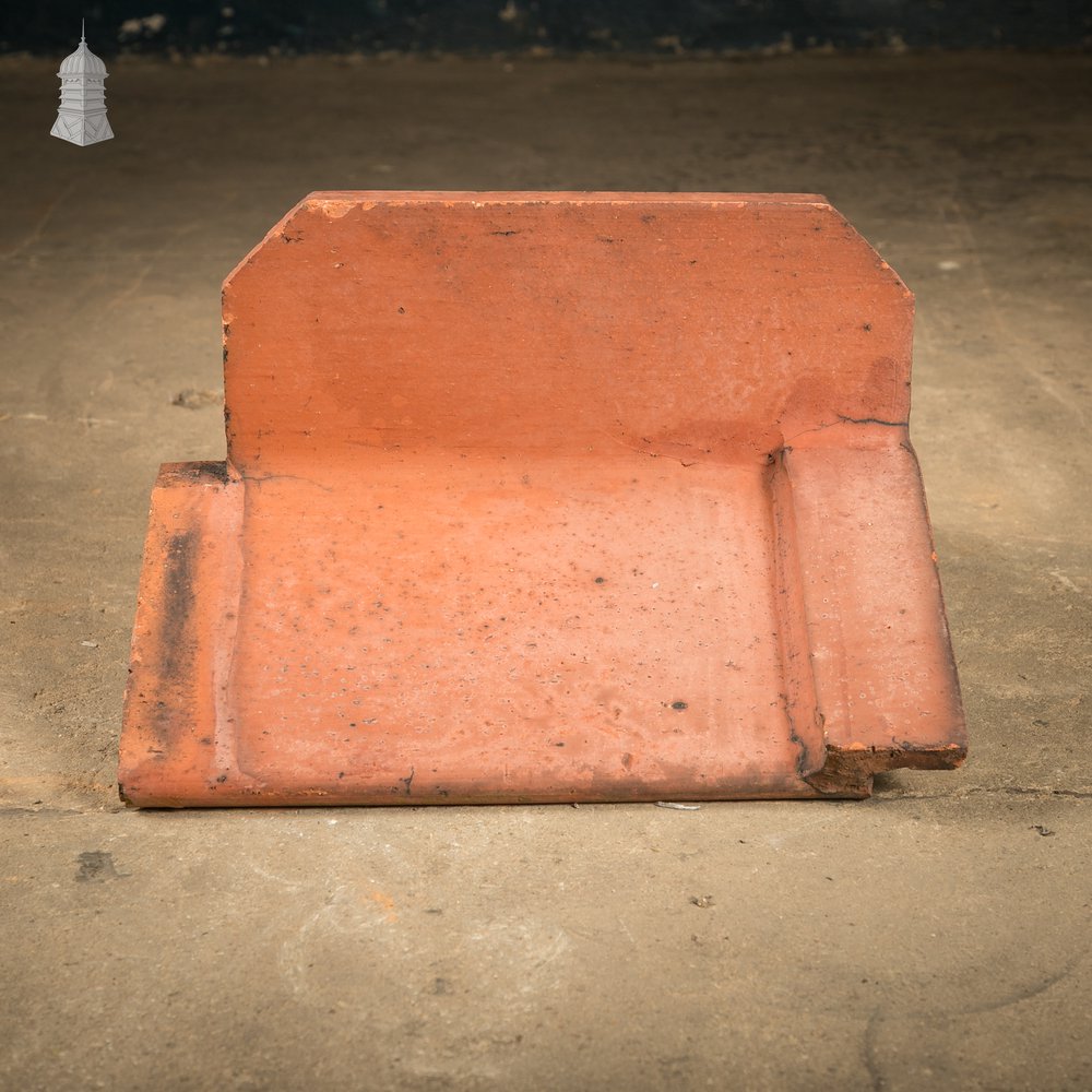 Plain Crested Interlocking Terracotta Ridge Tiles