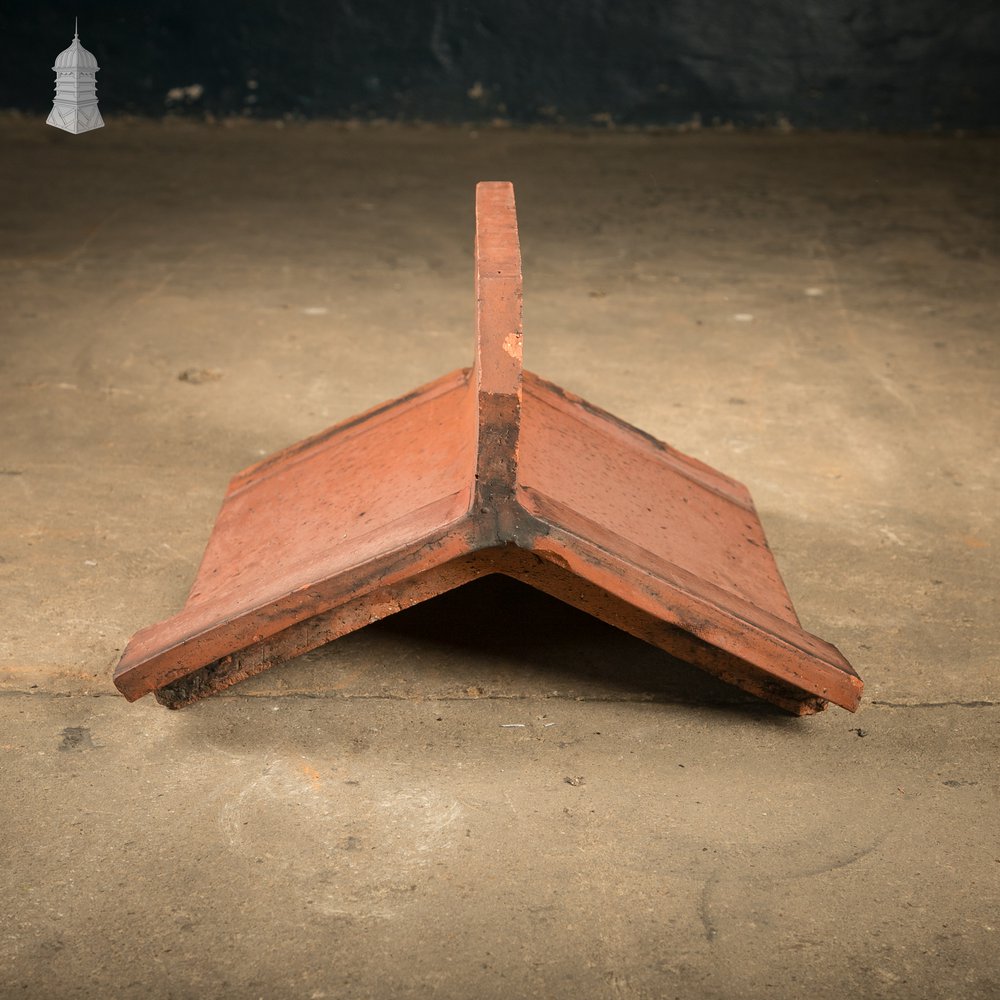 Plain Crested Interlocking Terracotta Ridge Tiles