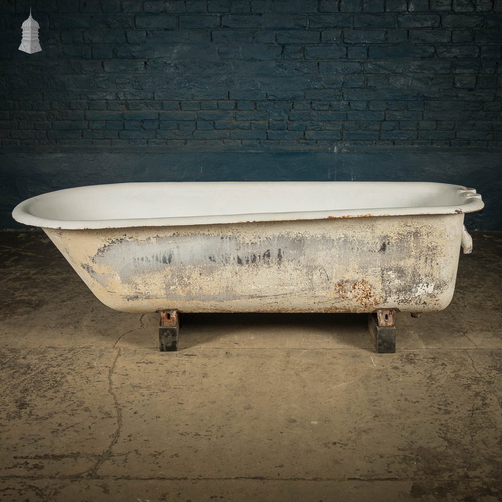 Roll Top Bath, Cast Iron