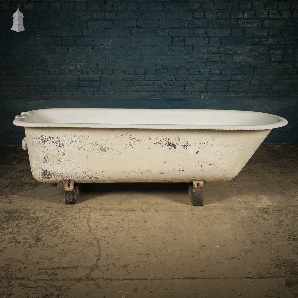 Roll Top Bath, Cast Iron