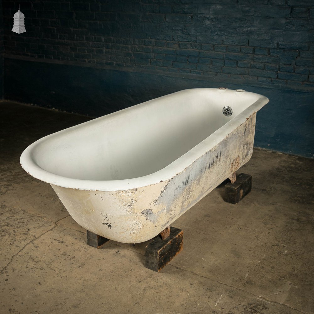 Roll Top Bath, Cast Iron