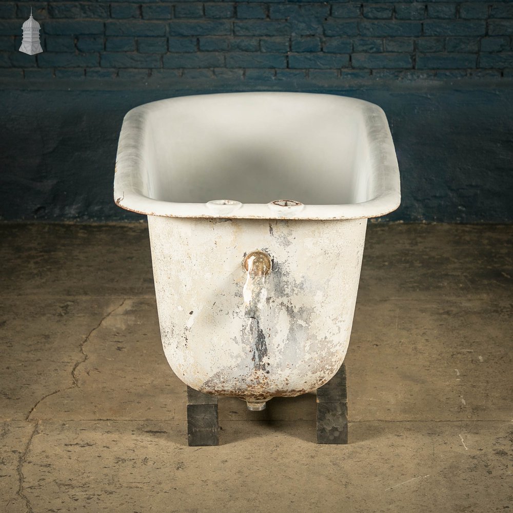 Roll Top Bath, Cast Iron