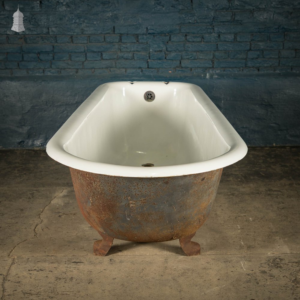 Roll Top Bath, Cast Iron on Legs