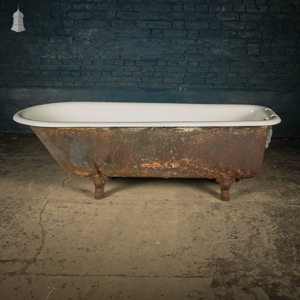 Roll Top Bath, Cast Iron on Legs