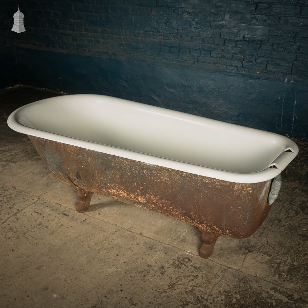 Roll Top Bath, Cast Iron on Legs